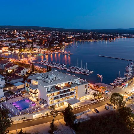 Luxury Hotel Riva Malinska Exterior foto View of the town