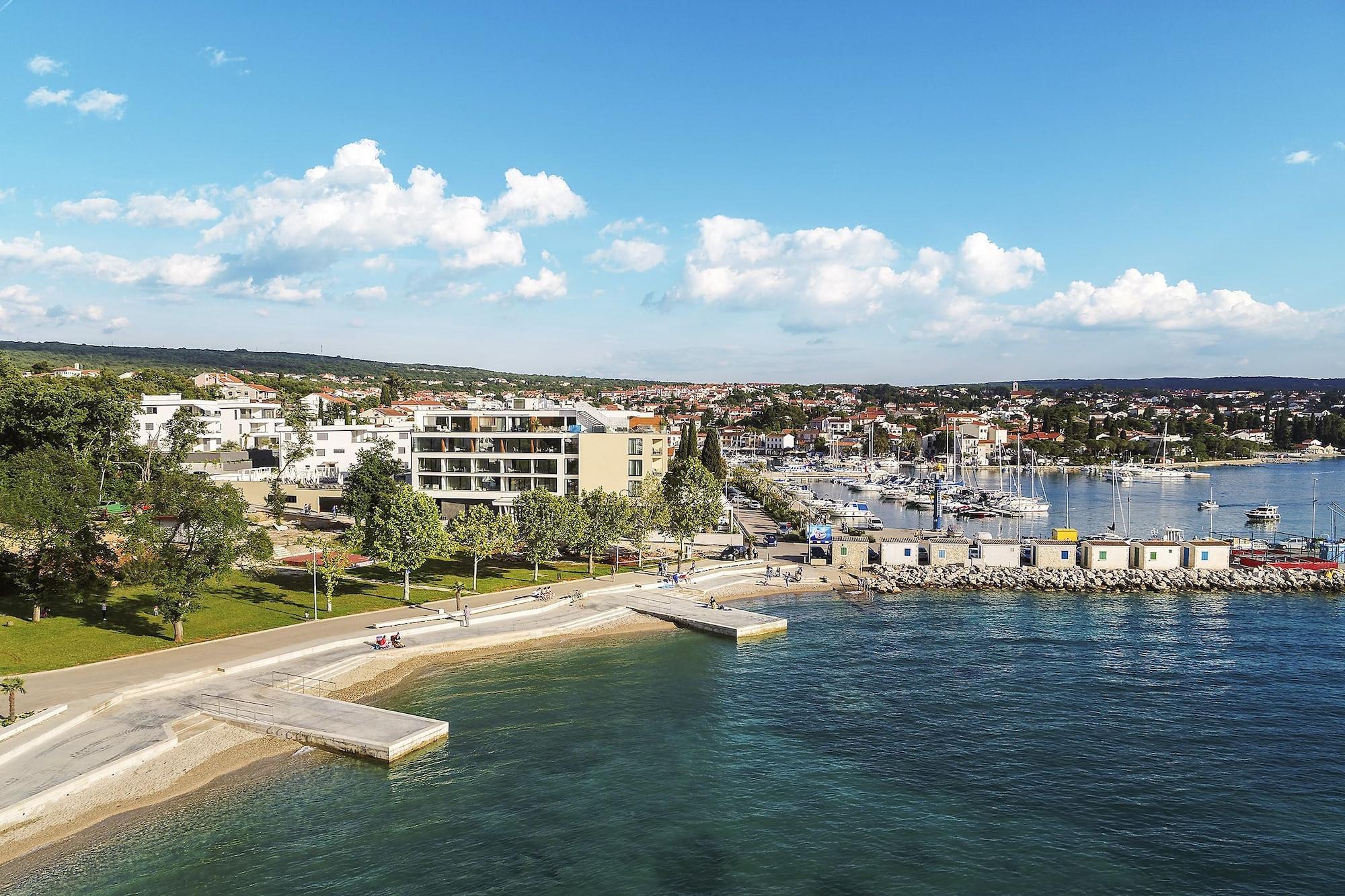 Luxury Hotel Riva Malinska Exterior foto A general view of Port-la-Nouvelle