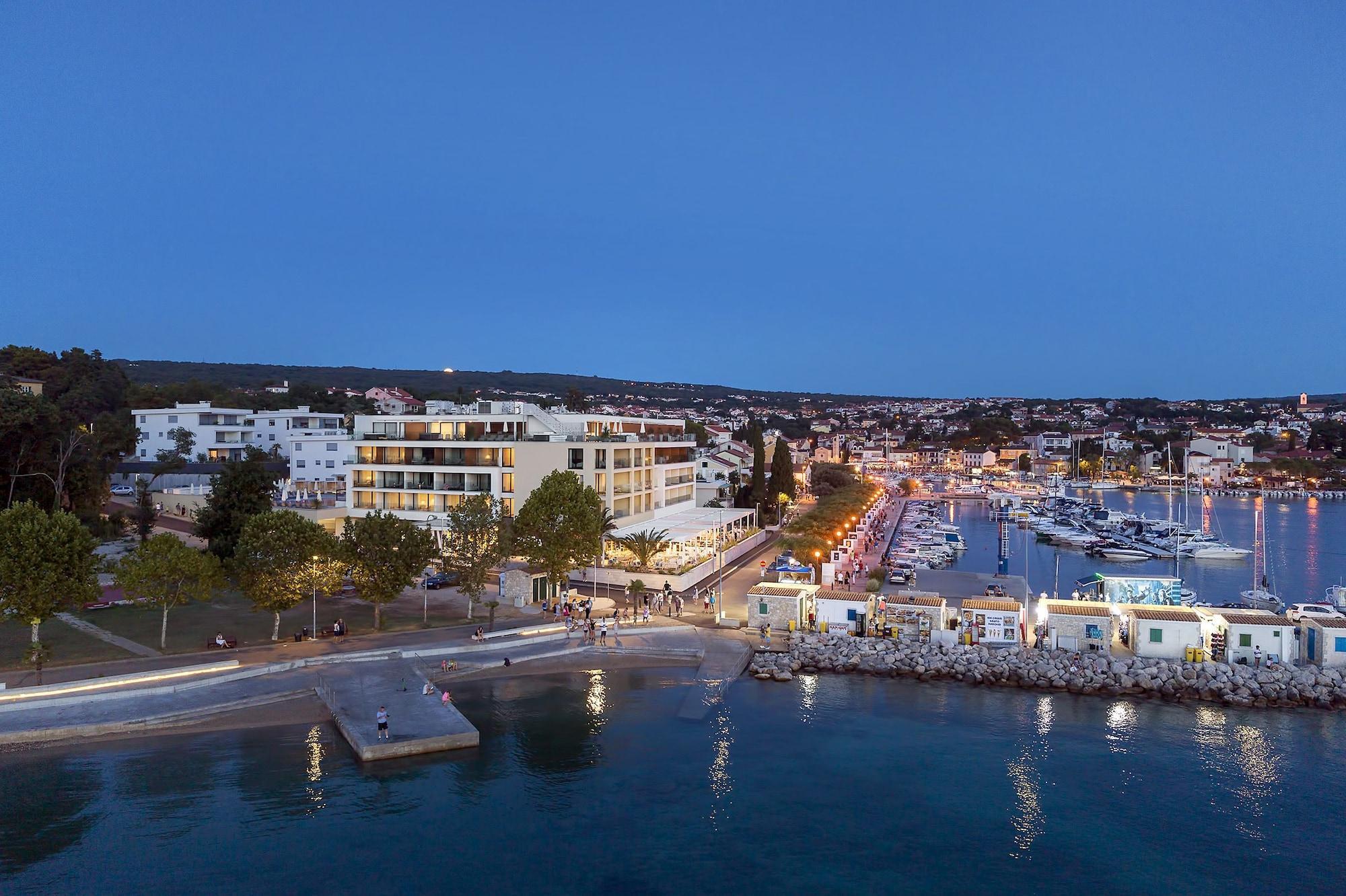 Luxury Hotel Riva Malinska Exterior foto View of the port of La Grande-4