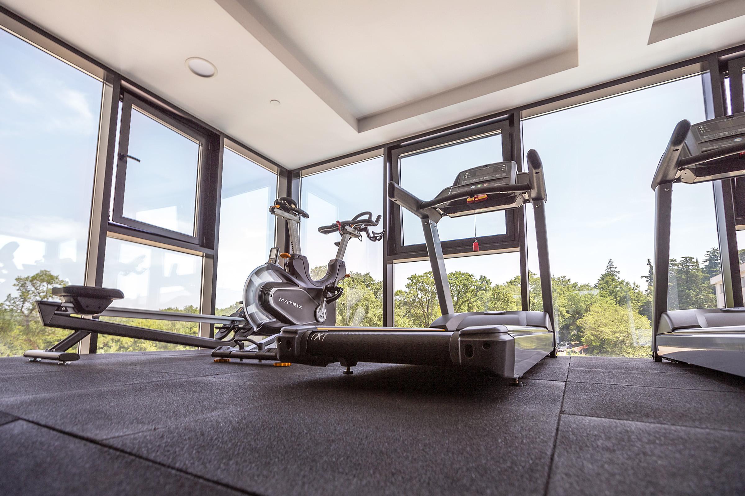 Luxury Hotel Riva Malinska Exterior foto The gym at the University of Roehampton