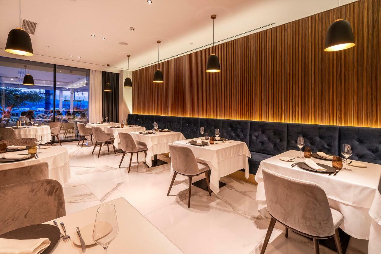 Luxury Hotel Riva Malinska Exterior foto Restaurant interior